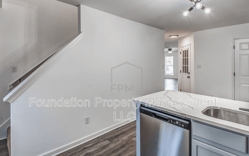 Memphis Condo: 484 High Point Terrace