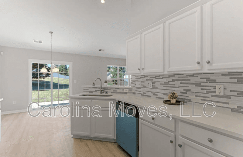 Greenville House: 104 Becket Court