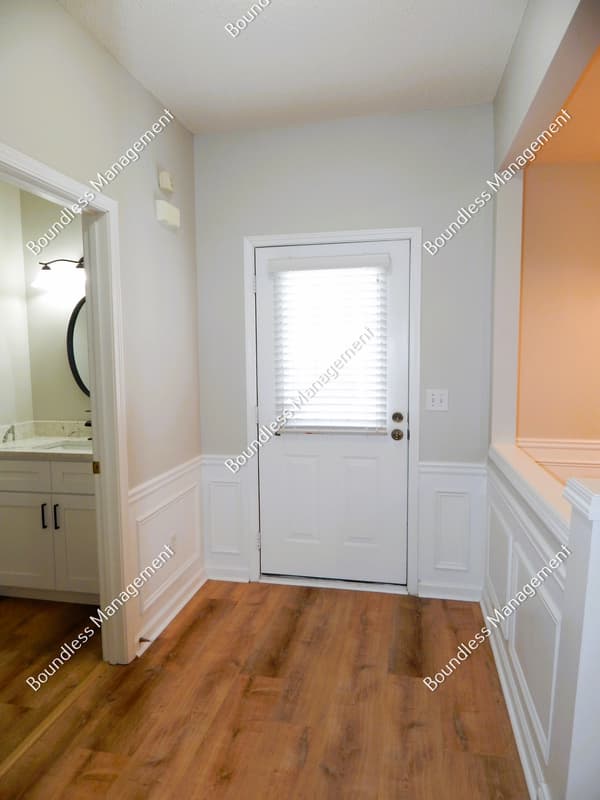 Grayson House: 308 Gable Brook Dr