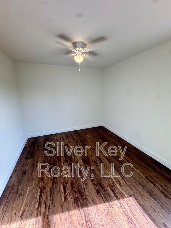 Athens Townhome: 318 Million Street