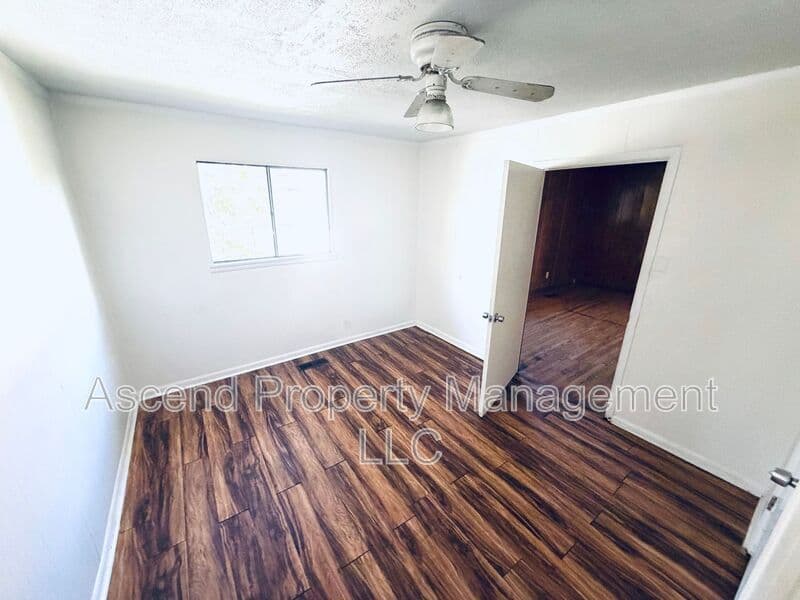 Chattanooga House: 319 N Highland Park Ave