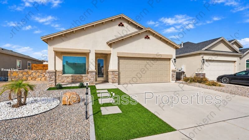 El Paso House: 15153 Composition