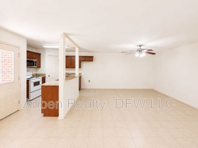 Princeton House: 907 Parkplace Ridge