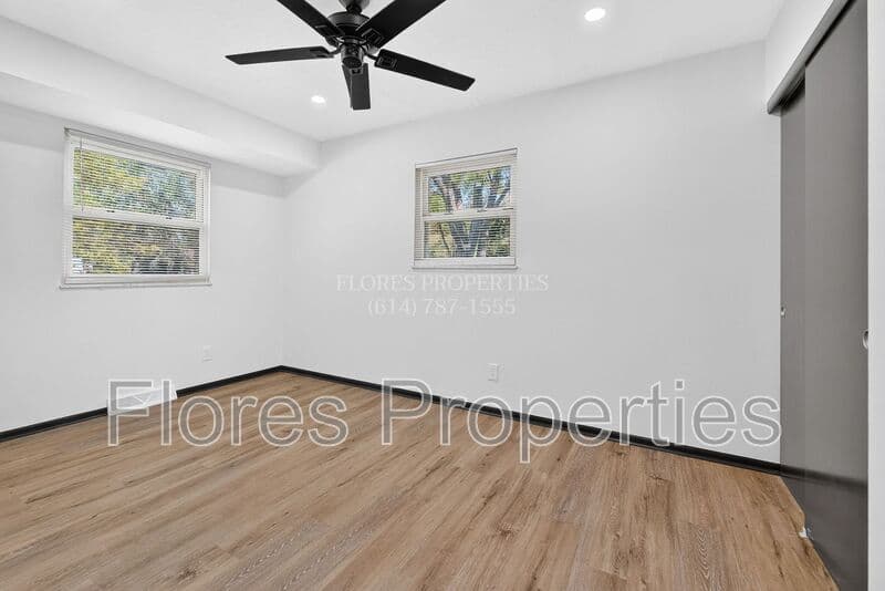 Columbus House: 6406 Faircrest Rd
