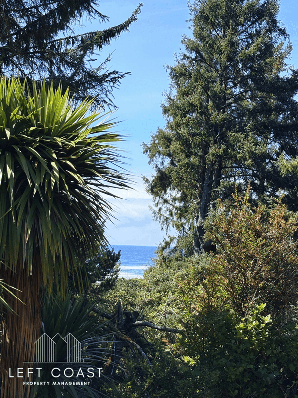 Waldport House: 7205 Southwest Burl Drive