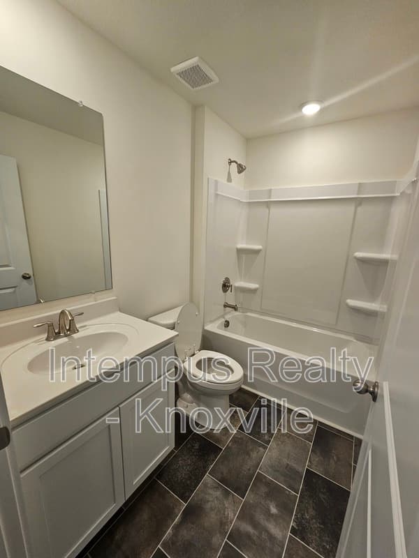 Knoxville House: 6820 Prospect Hill Way
