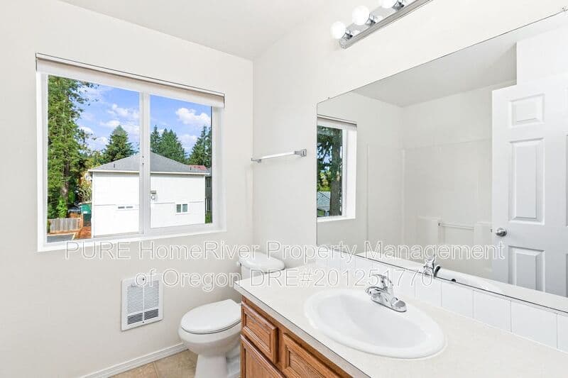 Portland House: 141 NE 147th Ave