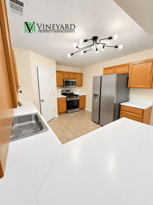 Acworth House: 3713 Crescent Hill Lane NW