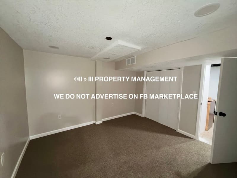 Overland Park House: 8327 Grandview Lane