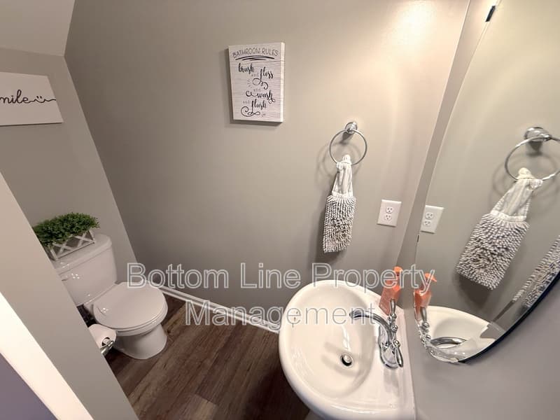 Belmont Townhome: 728 River Park Rd