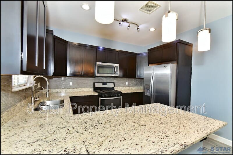 El Paso House: 14972 Louis Baudoin !!