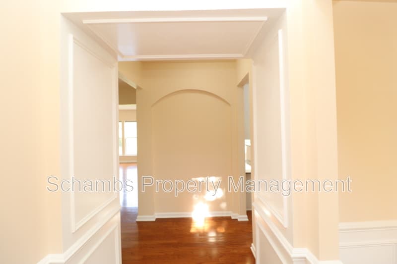 Raleigh House: 12554 Honeychurch St