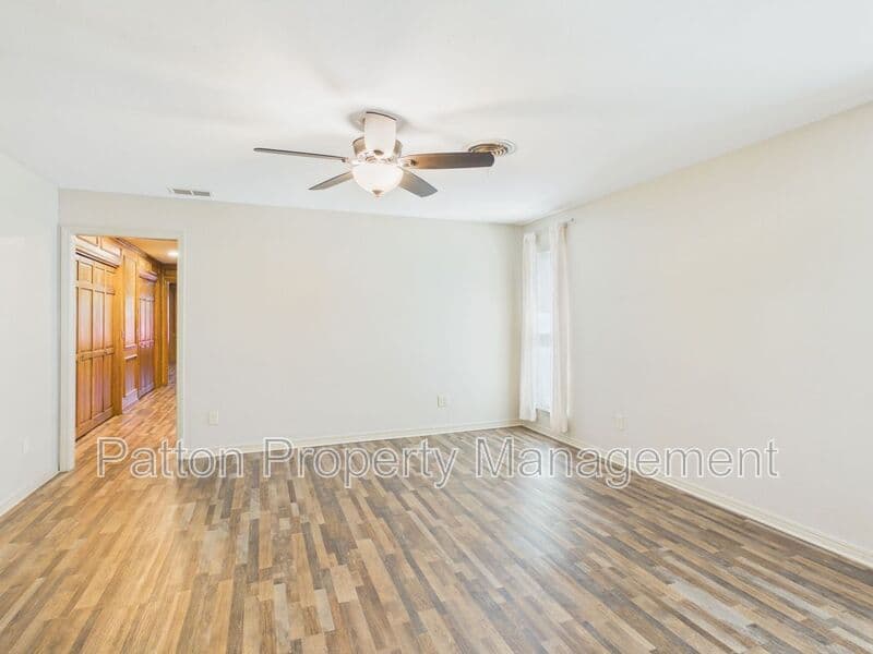 Amarillo House: 6810 Montague