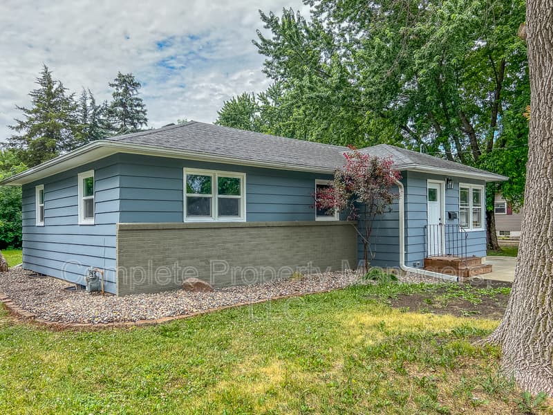 Albert Lea House: 1405 West Clark Street