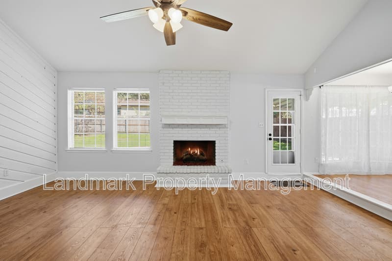 Arlington House: 5917 Pleasant Hill Drive