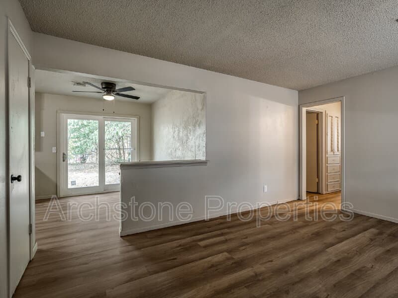 Midwest City House: 1309 Hickory Lane