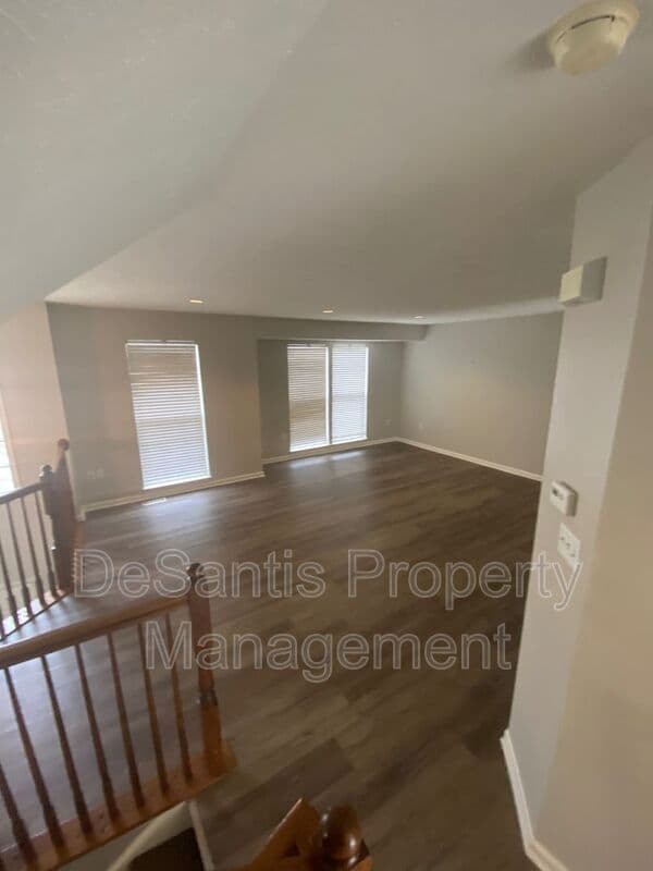 Mars Townhome: 640 Village Green Blvd East