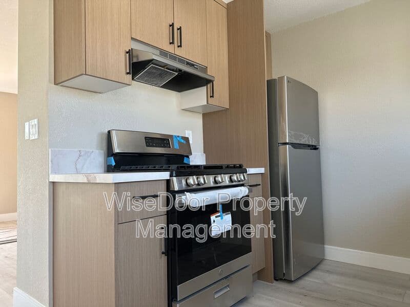 Huntington Beach Condo: 203 Nashville Ave