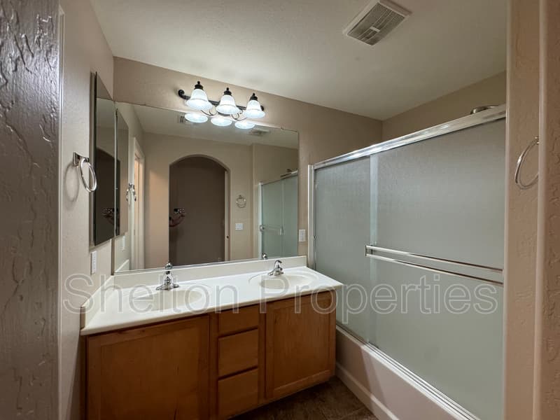 Goodyear House: 14873 W Ashland Ave