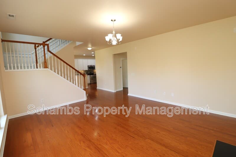 Raleigh House: 12554 Honeychurch St