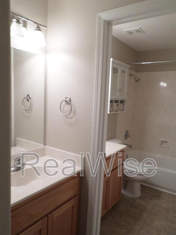Medford Townhome: 450 Midway