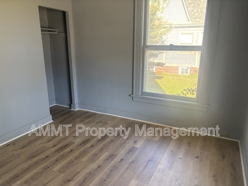 Cedar Rapids Condo: 1534 3rd Avenue Southeast - 1
