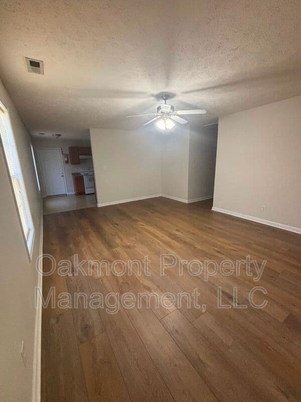 Fayetteville House: 1085-1 Rulnick Street
