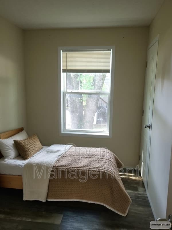 Louisville House: 3416 Kramers Ln