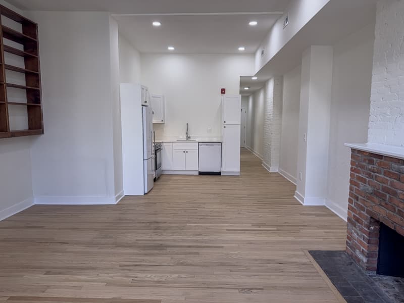 Philadelphia Condo: 2013 Green St - 2FL