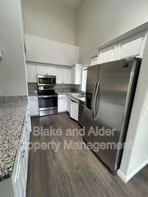 Portland House: 5609 SE 117TH Ave