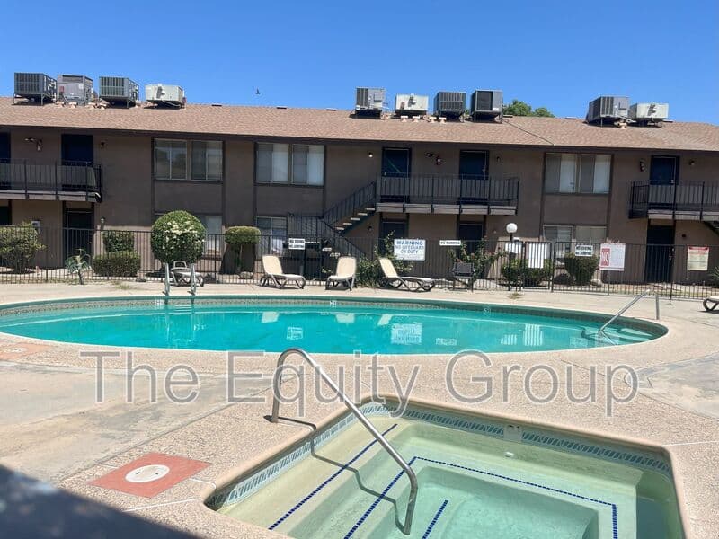 Visalia House: 3515 W Campus Ave -1