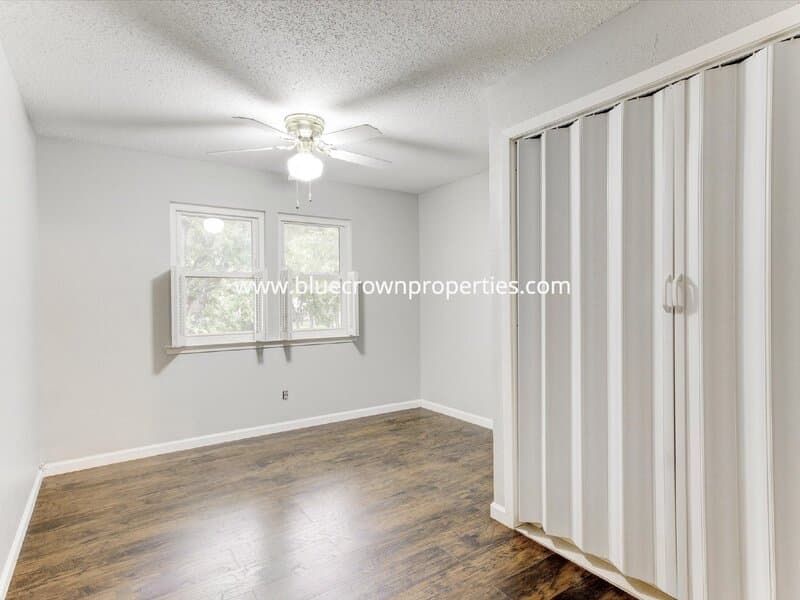 Arlington House: 462 Westview Terrace