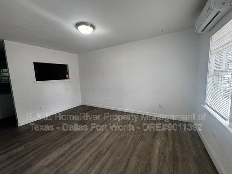 Dallas Apartment: 2223 JB Jackson Jr Blvd