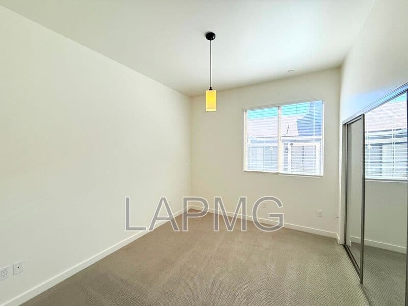 Van Nuys House: 6428 Woodley Avenue