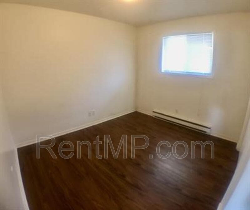Mt. Pleasant Condo: 3467 S Summerton - APT 2