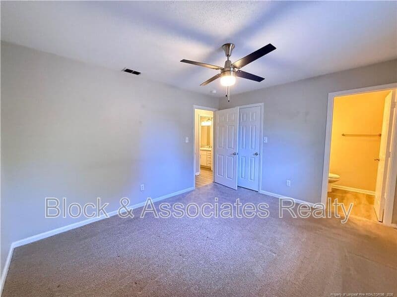 Hope Mills House: 4059 Professional Dr