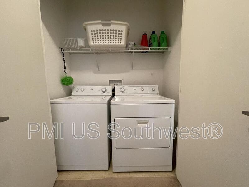 Bullhead City House: 2350 Adobe Rd