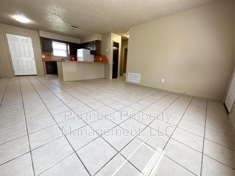 Gentry Condo: 107 Pine Avenue - 8