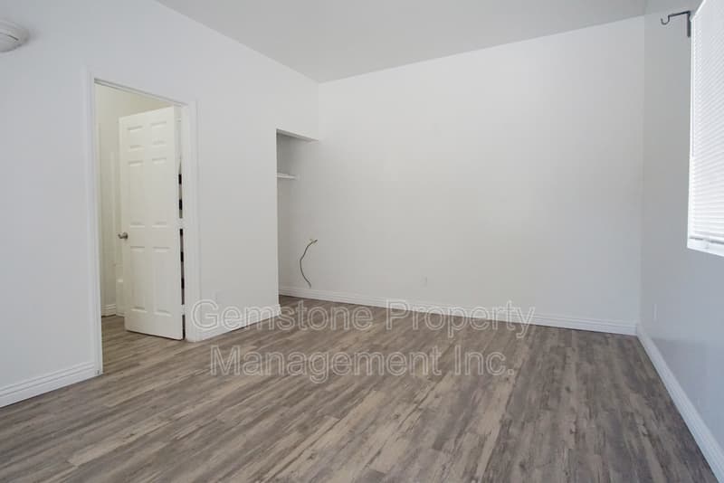 San Diego House: 5017 College Ave