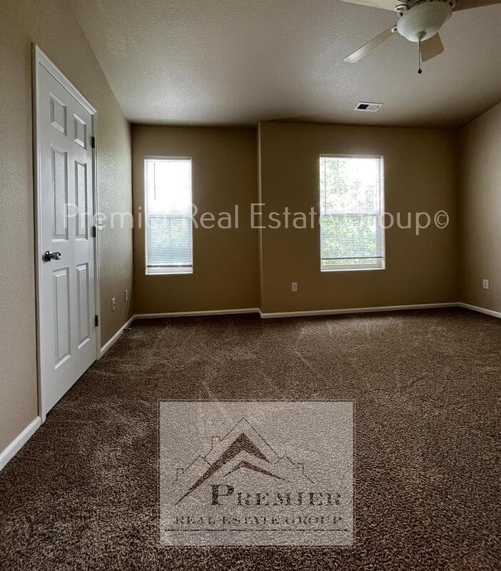 Fountain Condo: 7926 Sandy Springs Pt.