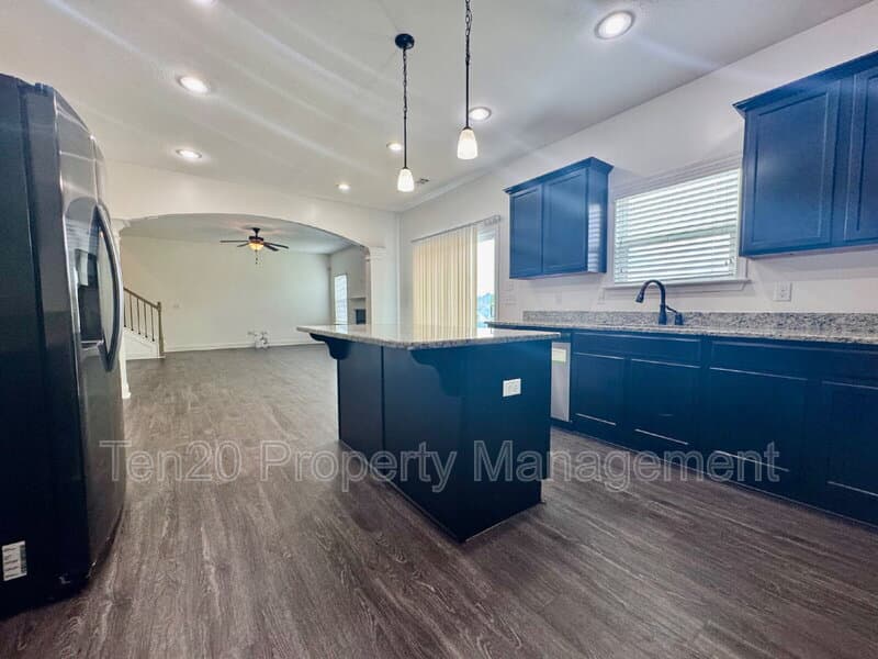 Columbus House: 5037 Lexington Lane