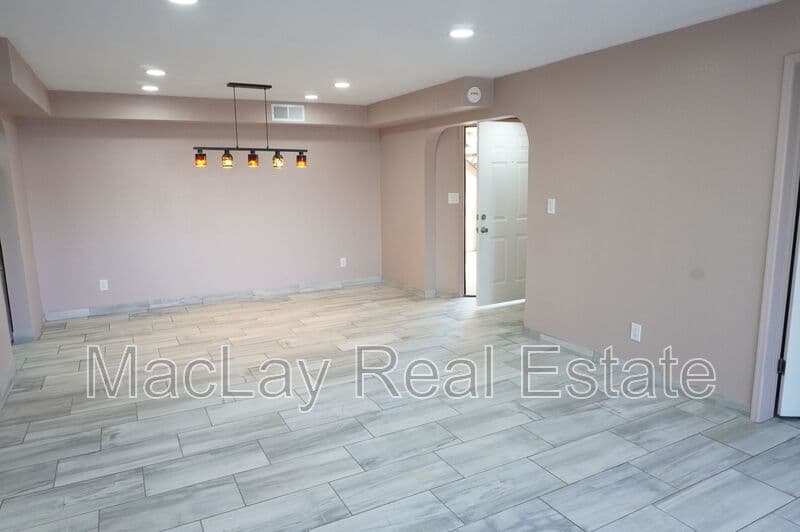 Paradise Valley Condo: 10444 N. 69th St.