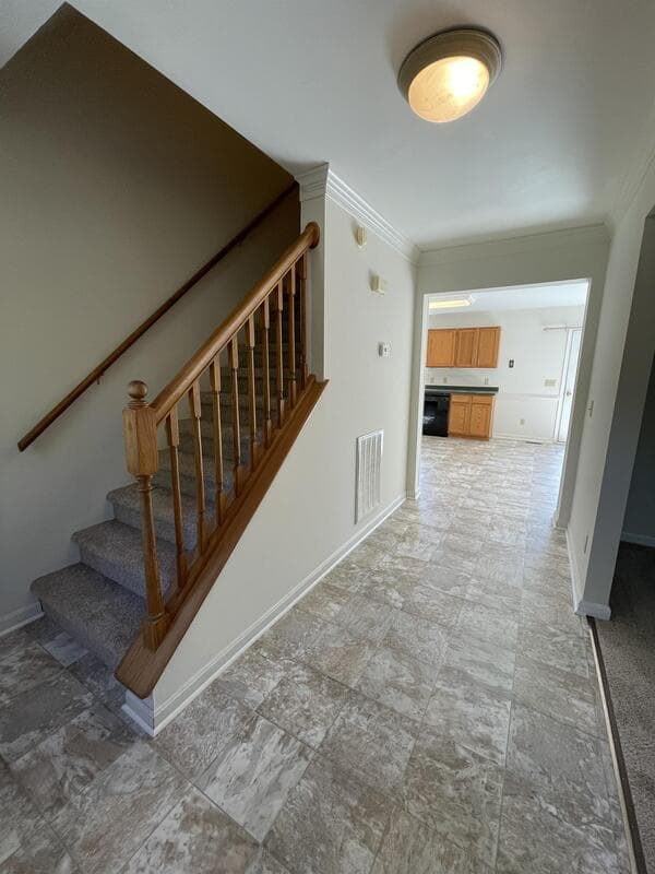 King George House: 10197 Madison Dr