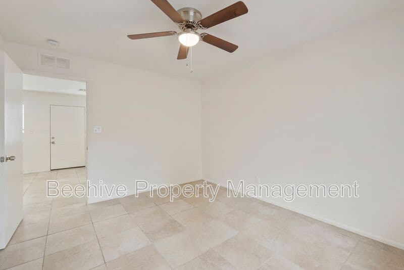 Phoenix House: 1634 E Monroe St