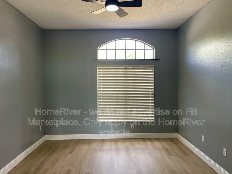Tampa House: 10014 Cypress Shadow Ave