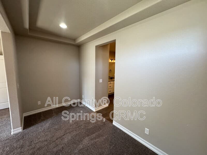 Fountain House: 7941 Whistlestop Lane