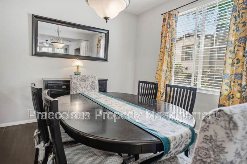 Chula Vista Townhome: 1724 Rolling Water