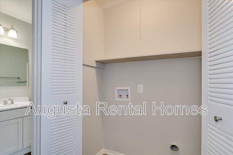 Augusta Condo: 2515 Center West Parkway - 3F