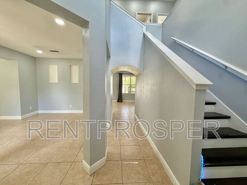 Melbourne House: 4205 Canby Dr
