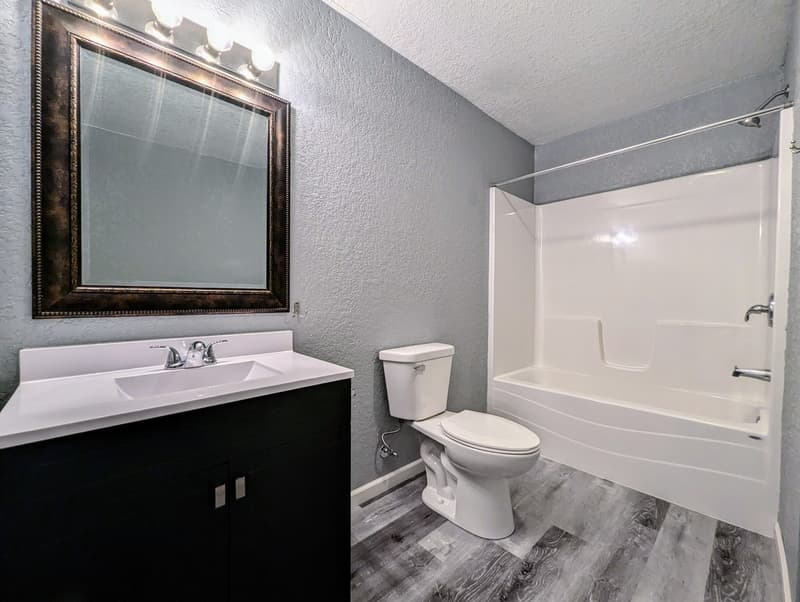 Oskaloosa Condo: 1317 B Avenue West 19